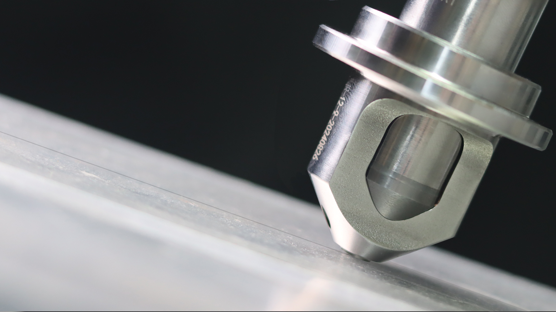 友智精機專業攪拌摩擦焊接設備生產車間展示，展現先進的FSW焊接技術和設備制造能力